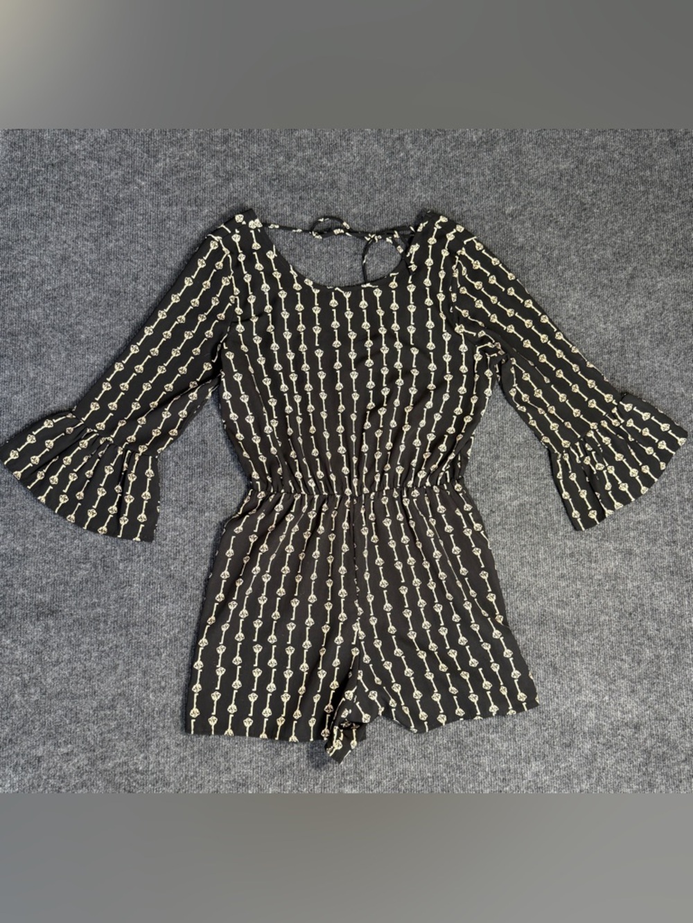 Millibon U.S.A. Black Skeleton Key Print Bell Sleeve Romper Size L